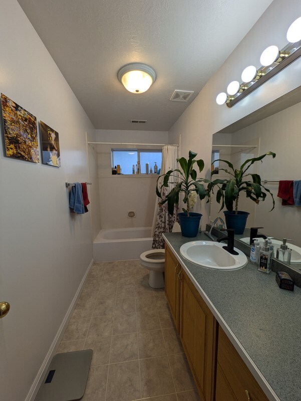 Building Photo - 3636 S 1300 E