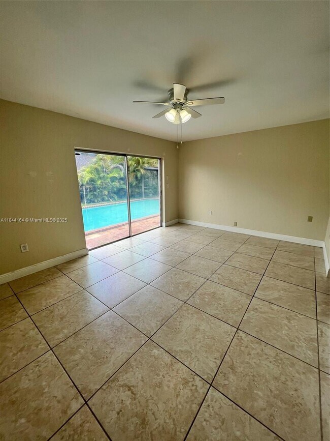 Building Photo - 10511 SW 145th Ct