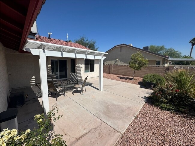 Building Photo - 7980 Rye Canyon Dr