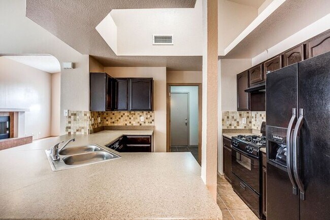 Building Photo - Prestigious Northeast Rental Home w/ Refri...