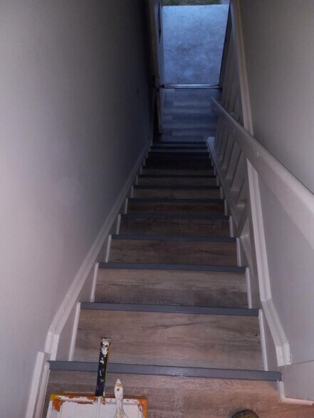 Building Photo - 318 E Fairview Rd