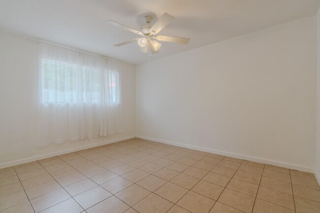 Building Photo - 52801 Avenida Alvarado