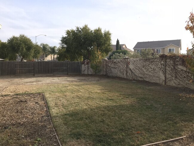 Building Photo - 1235 Bluegrass Ct