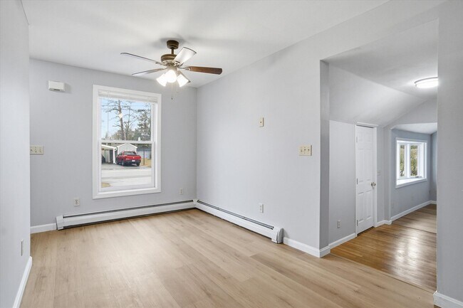 Building Photo - 14 Plummer Rd