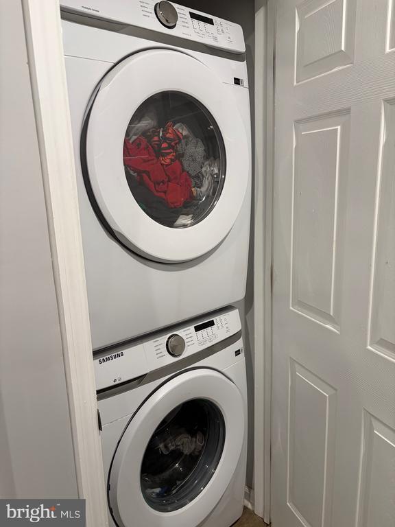 Building Photo - 34 Maynard Dr