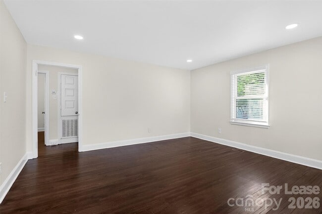 Building Photo - 3441 Commonwealth Ave