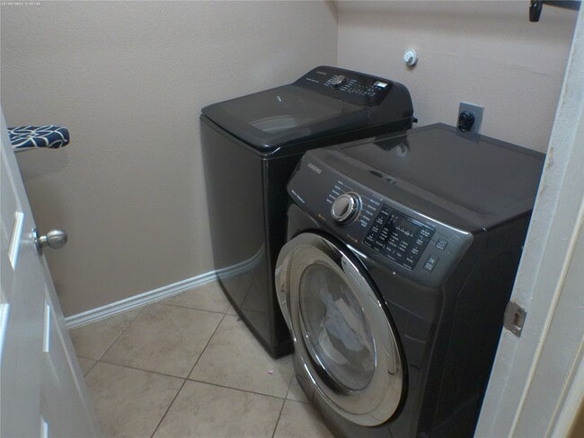 Building Photo - 20207 Emerald Cliff Ln