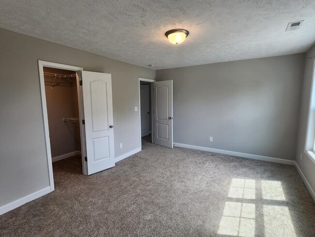 Building Photo - 111 Clearwater Harbor