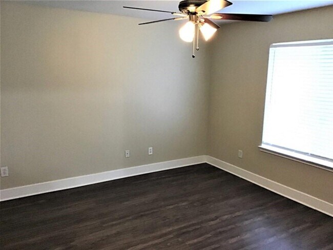Building Photo - 18722 Atasca Oaks Dr