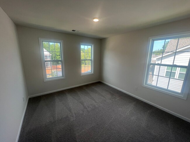 Building Photo - Fantastic Property in Troutman