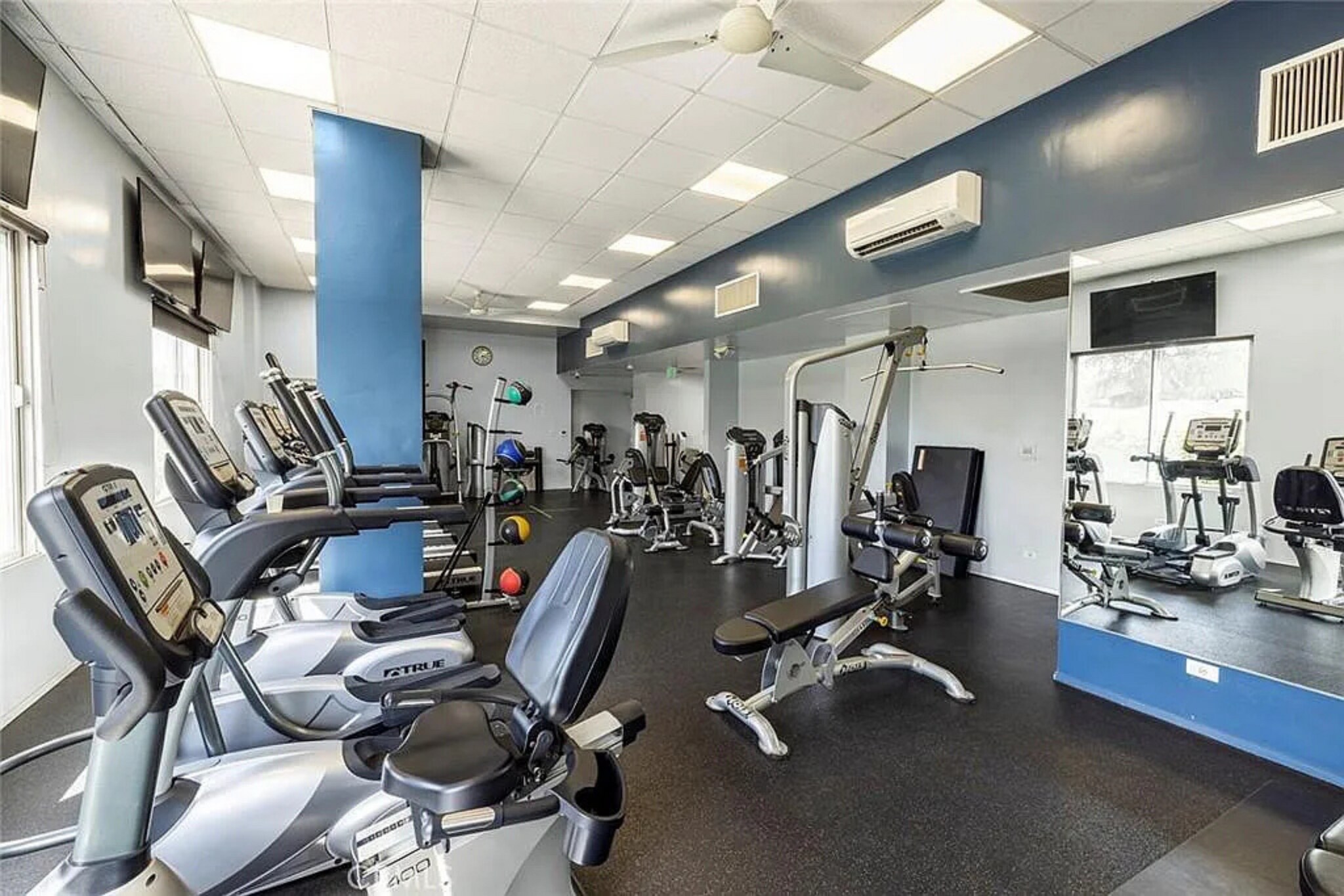 Building Fitness Center - 10501 Wilshire Blvd