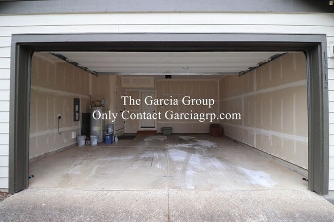 Building Photo - 13712 SW 172nd Ave