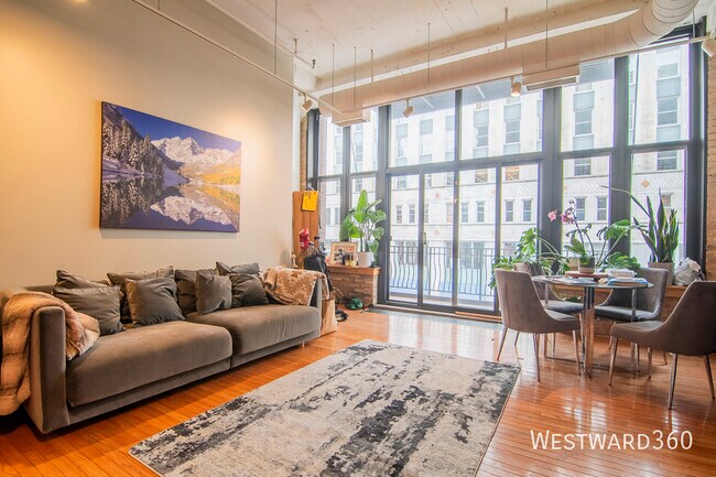 Building Photo - 333 W Hubbard St