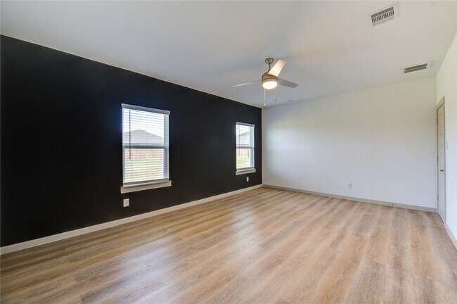 Building Photo - 29631 Ella Larchmont Ct