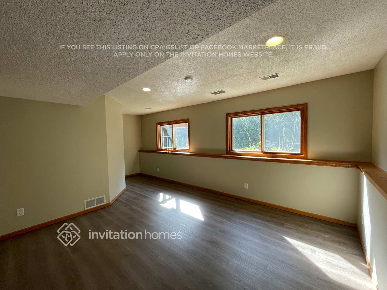 Building Photo - 13470 Dellwood Way