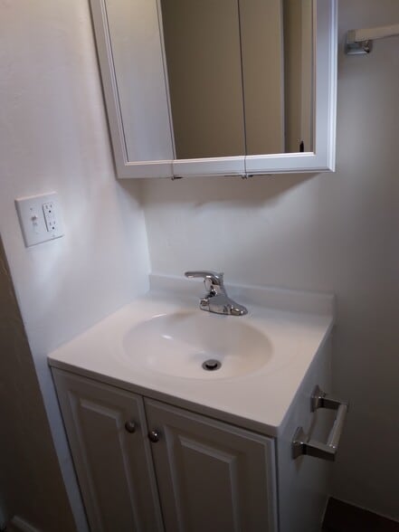 Bath - 3300 Portola Dr