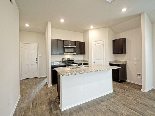 Building Photo - 4 BR/ 2BA - 1612 SF - Seguin in Arroyo Ranch!