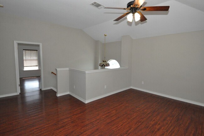 Building Photo - Spacious home for growing family with multiple dining and living areas! HUGE backyard!