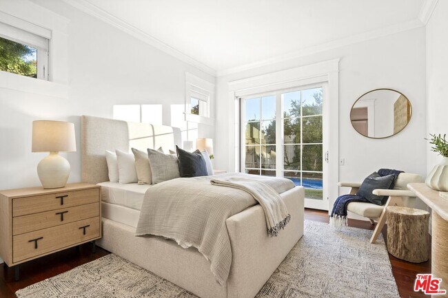 Building Photo - 7335 Birdview Ave