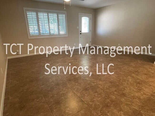 Building Photo - Beautifully Landscaped 3 Bedroom Home in Tempe!