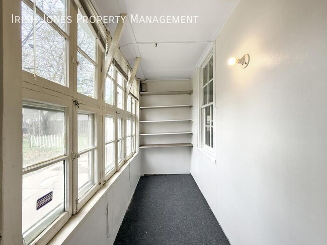 Building Photo - 270 Locust St