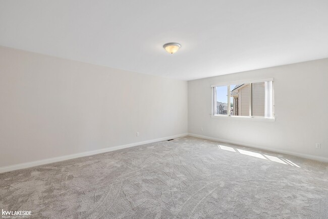 Building Photo - 23827 Shadow Woods Dr