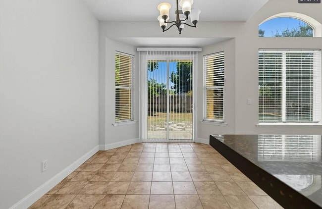 Building Photo - 1277 Paradise Loop