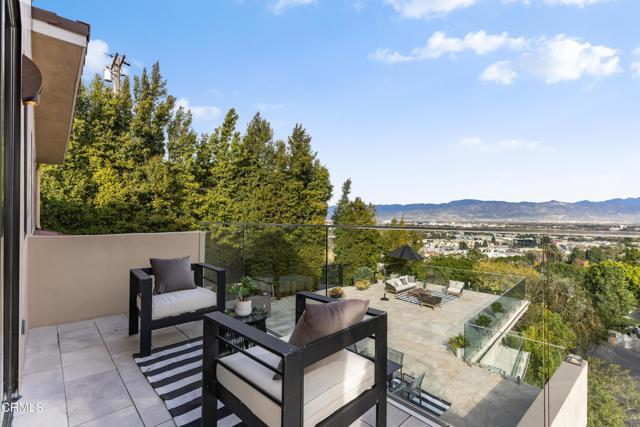 Building Photo - 12480 Viewcrest Rd