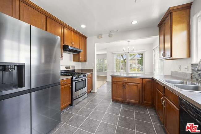 Building Photo - 5206 Emporia Ave