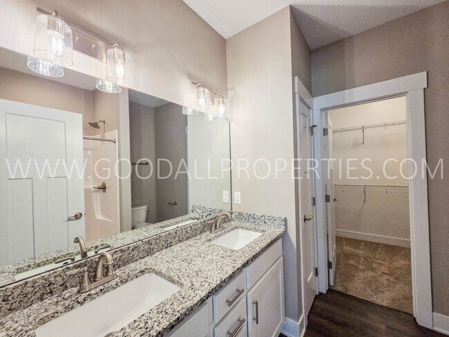 Building Photo - 16656 Wilden Dr