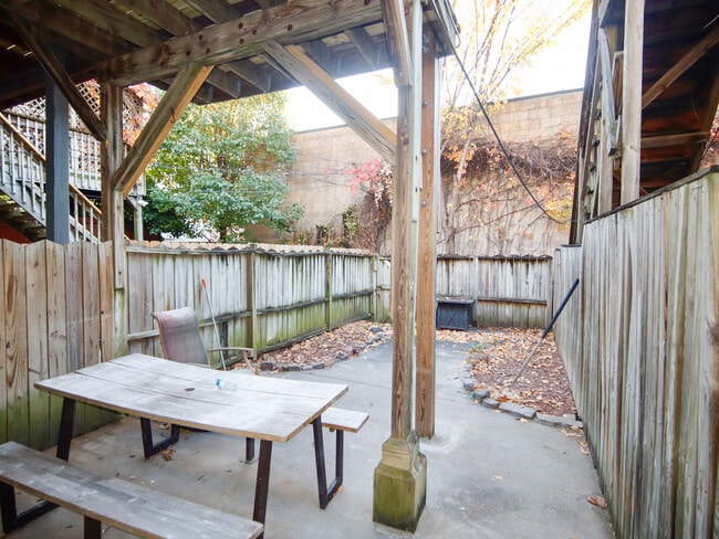 Building Photo - 1138 S Hanover St