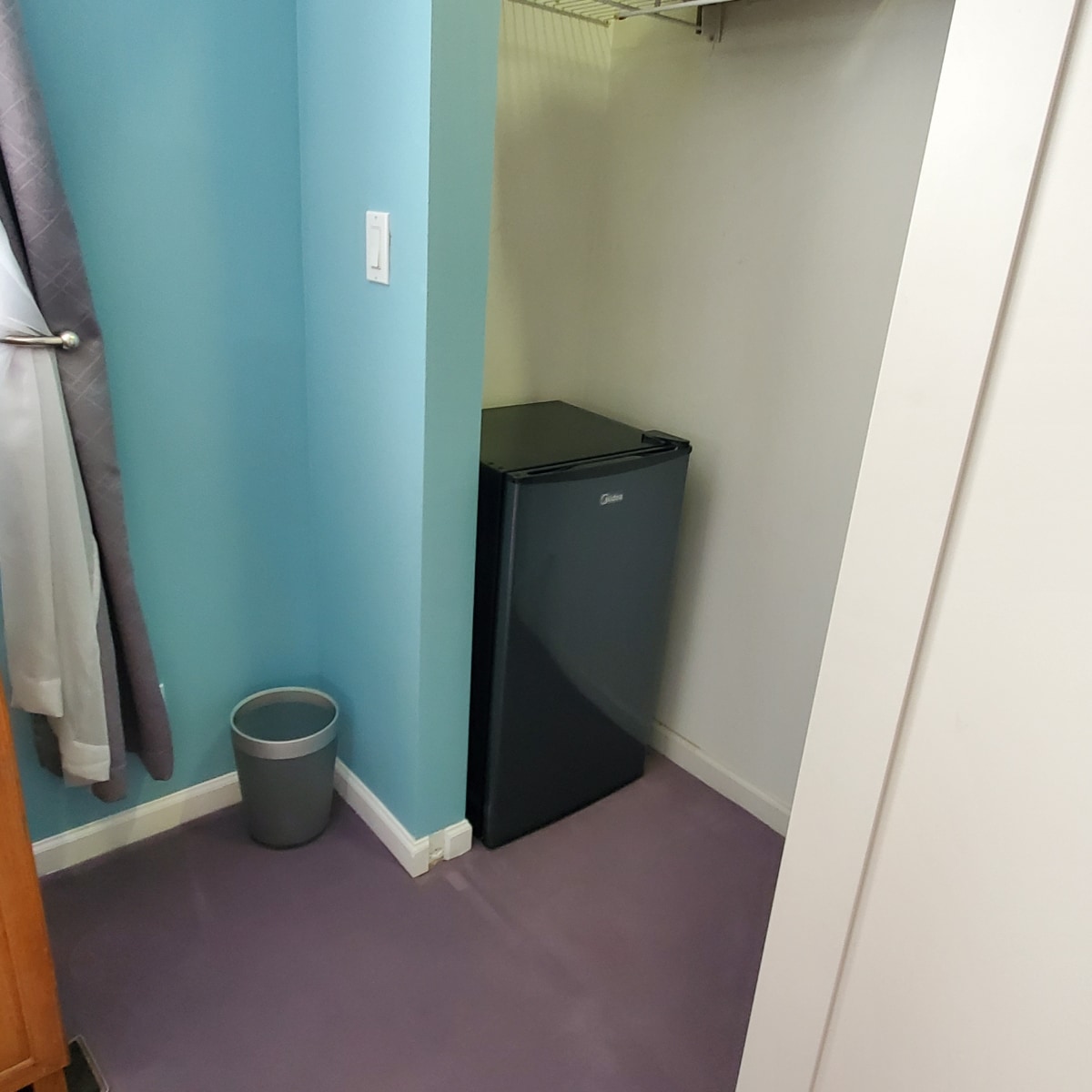 closet left - 3457 N Kedzie Ave