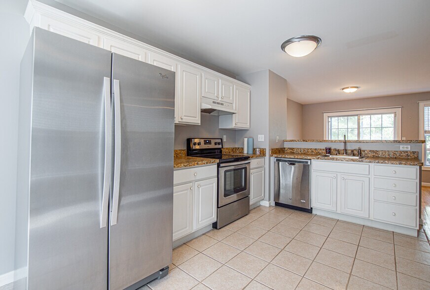 Building Photo - 157 Leeder Hill Dr