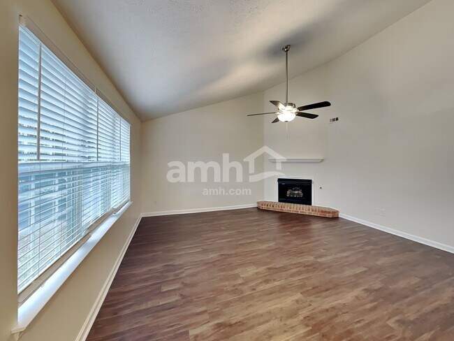 Building Photo - 112 Bradford Cir