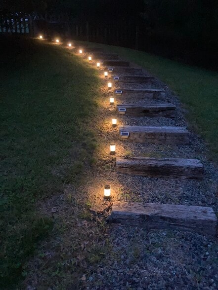 Building Photo - 251 Rembrandt Dr