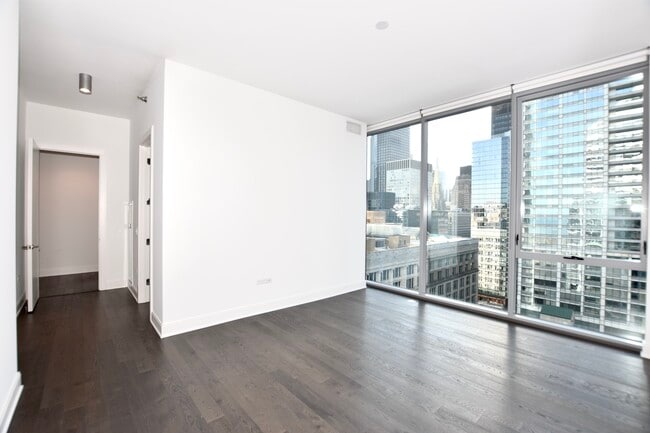 Building Photo - 60 E Randolph St