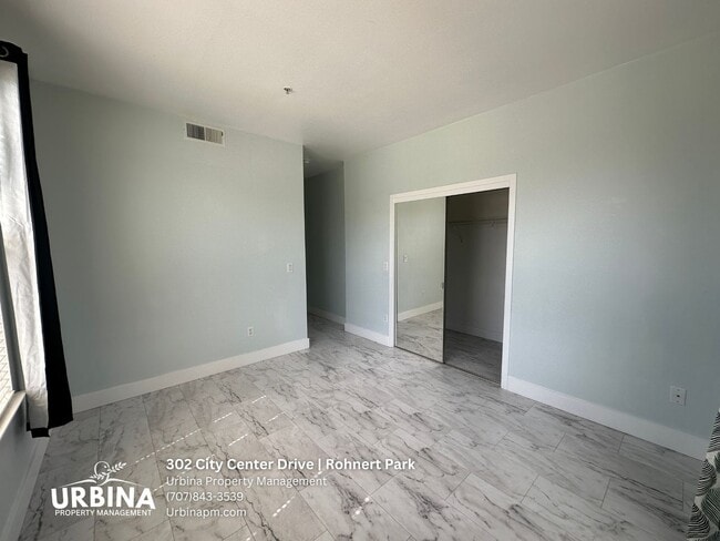 Building Photo - Modern 3-Bedroom Townhome in the Heart of Rohnert Park