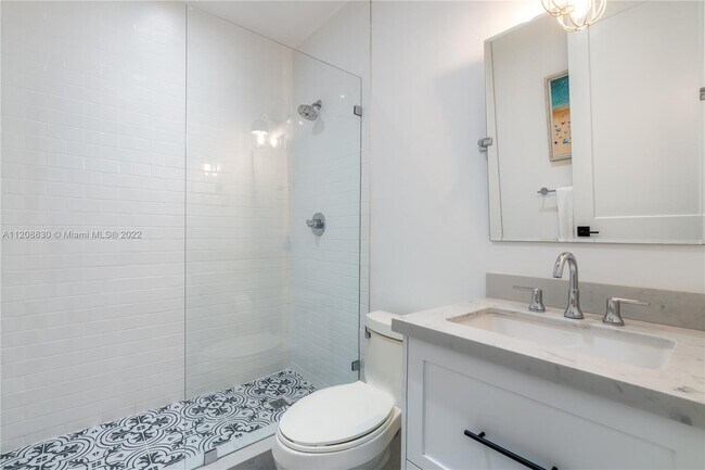 Building Photo - 2801 Flamingo Dr