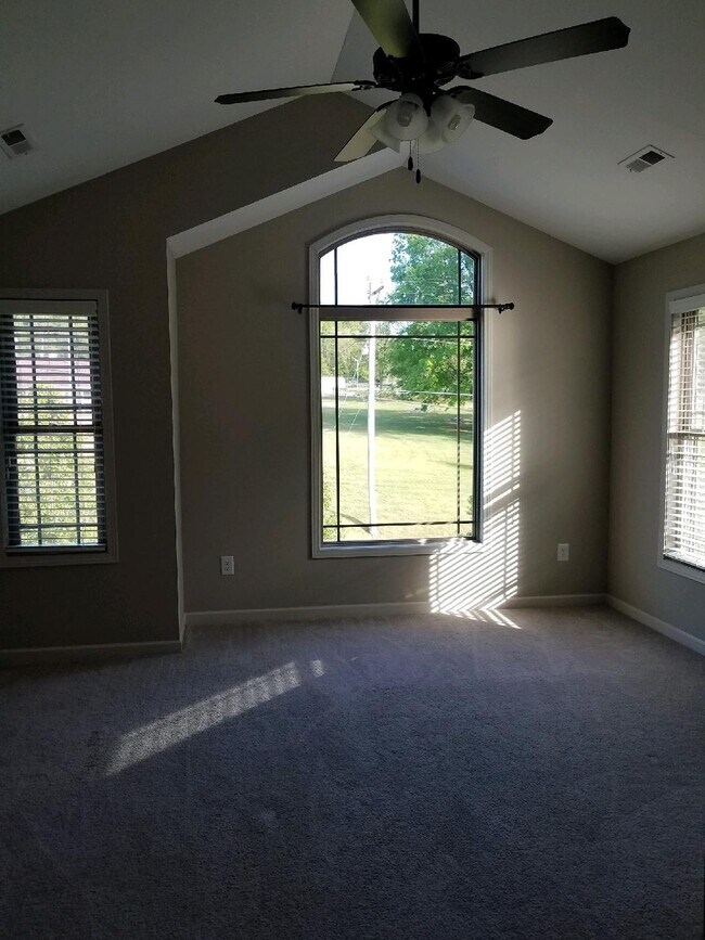 Building Photo - 364 Rock Springs Rd