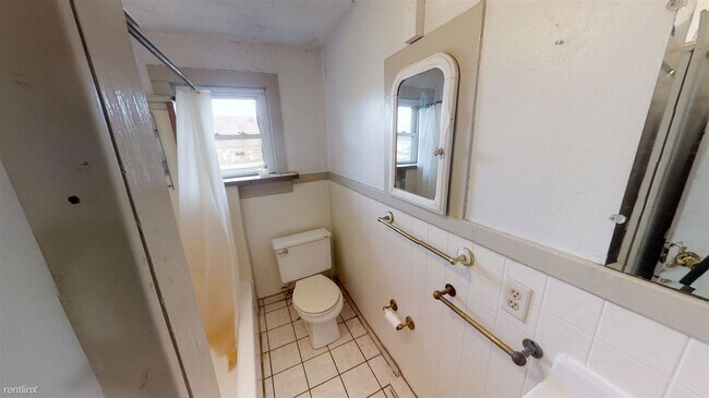 Building Photo - 3 br, 1.5 bath House - 151 Jackson St