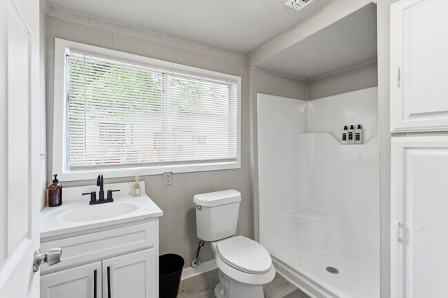 Building Photo - 314 West Cevallos-SI ID1363388P