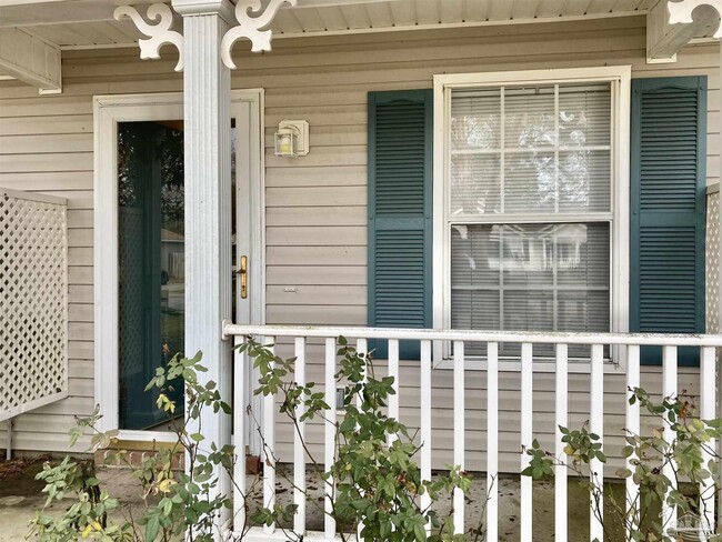 Building Photo - 2470 Trailwood Dr