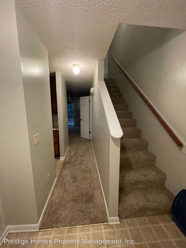 2 br, 1.5 bath House 218 Candlebrook Dr. 218 Candlebrook Dr