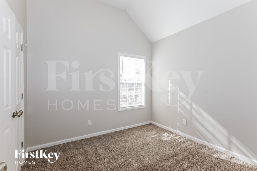 Building Photo - 41 Citadel Dr