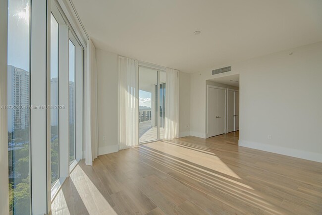Building Photo - 4100 Island Blvd