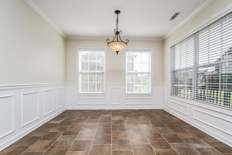 Building Photo - 3605 Jerry Anderson Dr