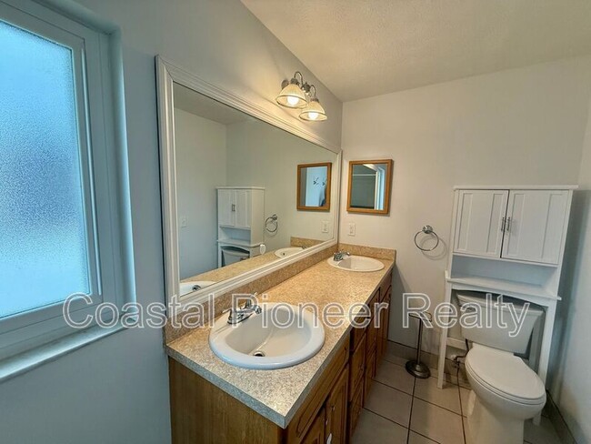 Building Photo - 613 Kingston Ct