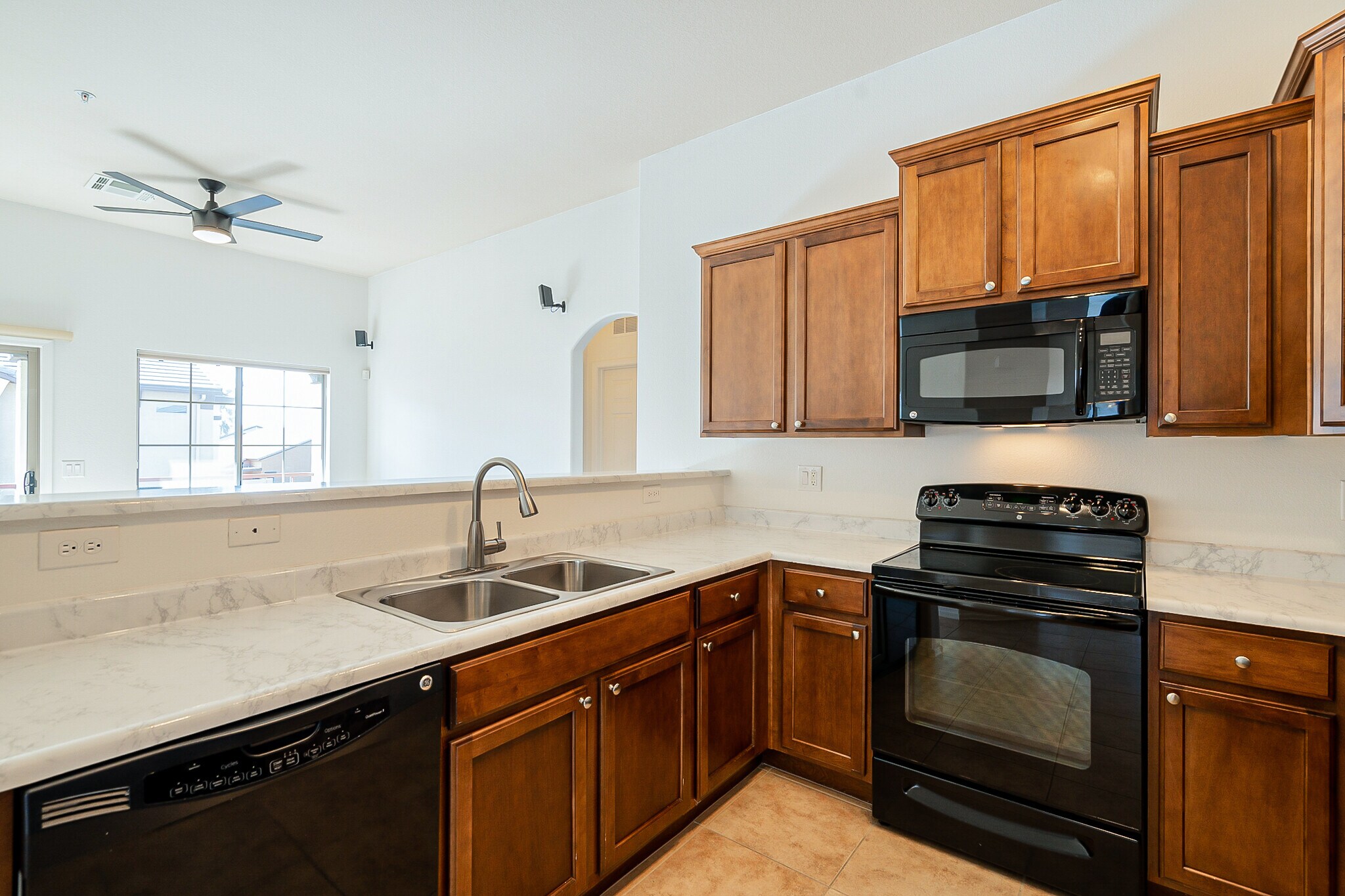 Building Photo - 2725 E Mine Creek Rd