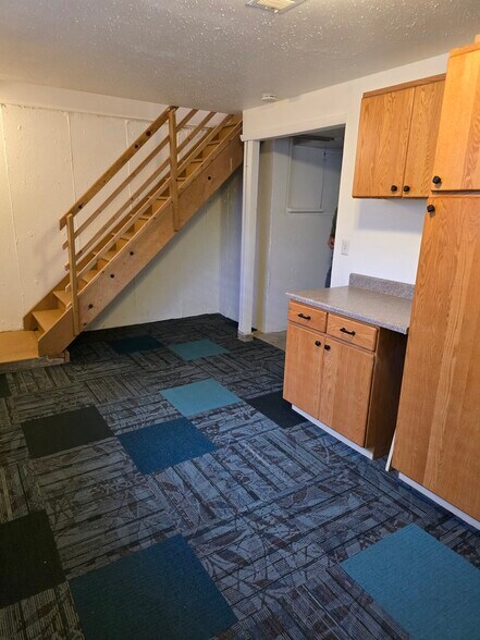 Basement office or exercise room plus storage - 12103 Viewpoint Dr