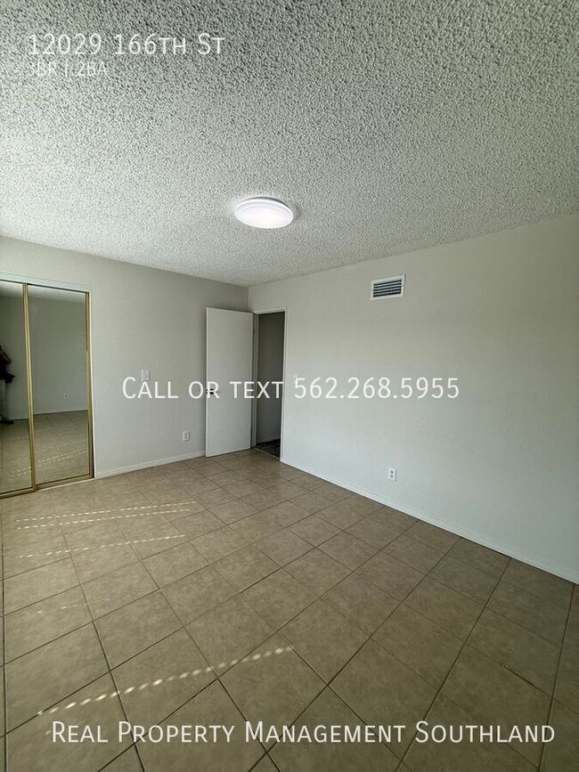 Building Photo - Three Bedroom Two Bath Home for Rent in No...